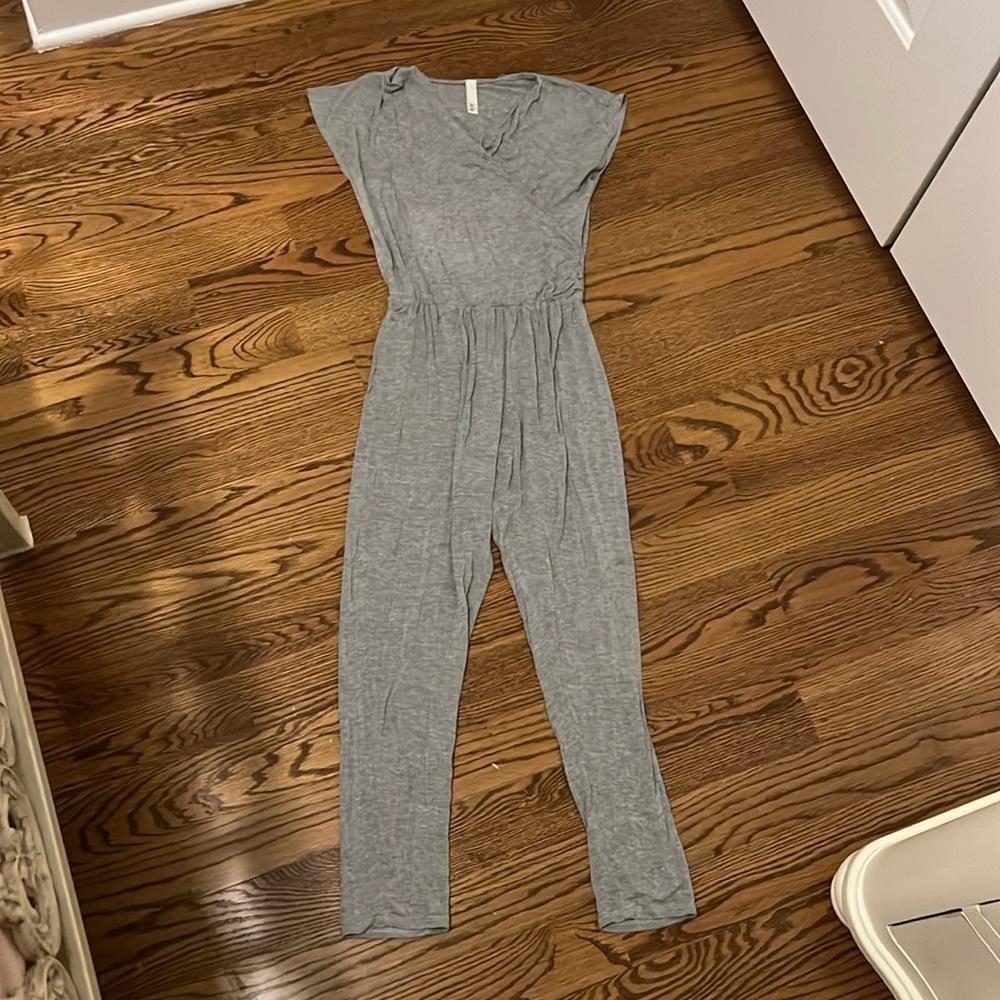 Jolie ModCloth Gray Jersey Cap Sleeve Jumpsuit Size XS/S